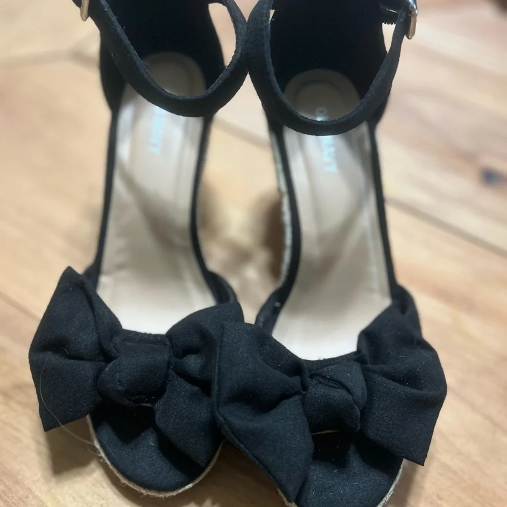 Old Navy Black Bow Espadrille Sandals
